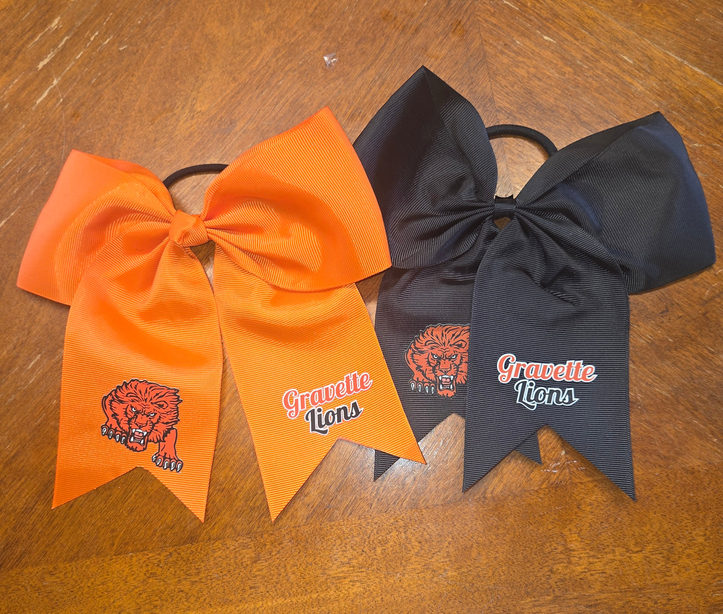 Gravette Lion Bows